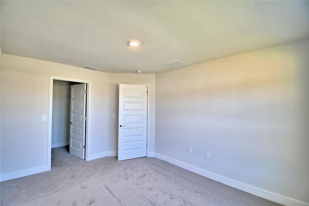 待售: $425,403 (4 贝兹, 3 浴室, 3000 平方英尺)