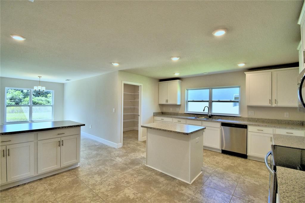 待售: $425,403 (4 贝兹, 3 浴室, 3000 平方英尺)