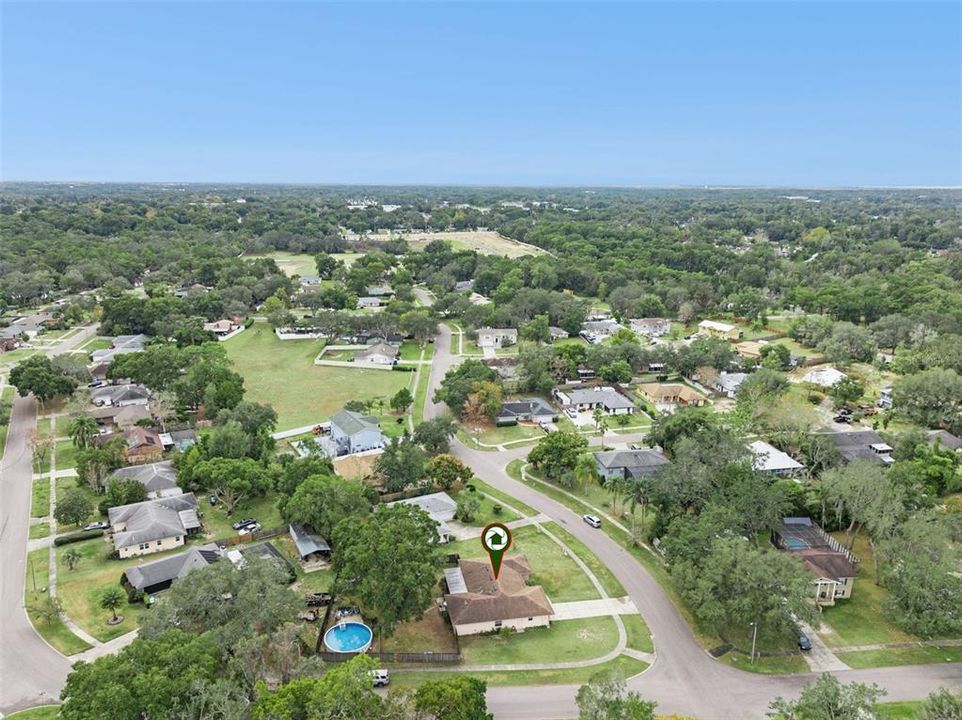 На продажу: $389,000 (4 спален, 2 ванн, 2027 Квадратных фут)