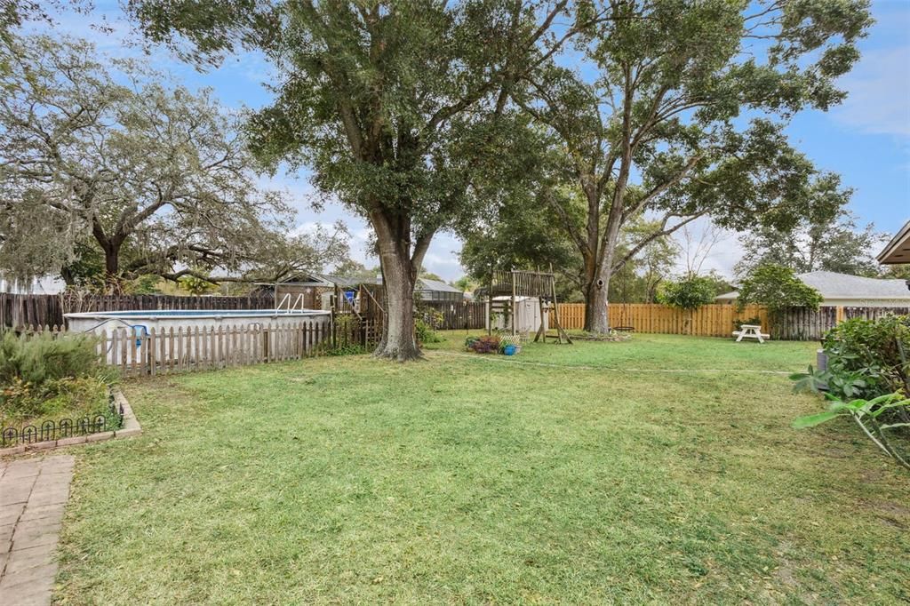 На продажу: $389,000 (4 спален, 2 ванн, 2027 Квадратных фут)