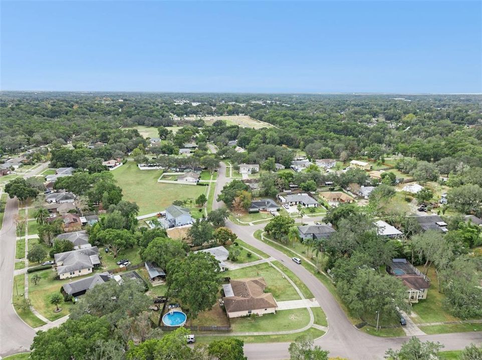 На продажу: $389,000 (4 спален, 2 ванн, 2027 Квадратных фут)