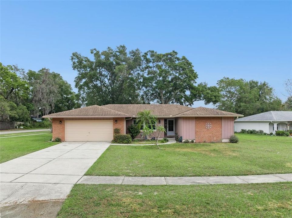 На продажу: $389,000 (4 спален, 2 ванн, 2027 Квадратных фут)