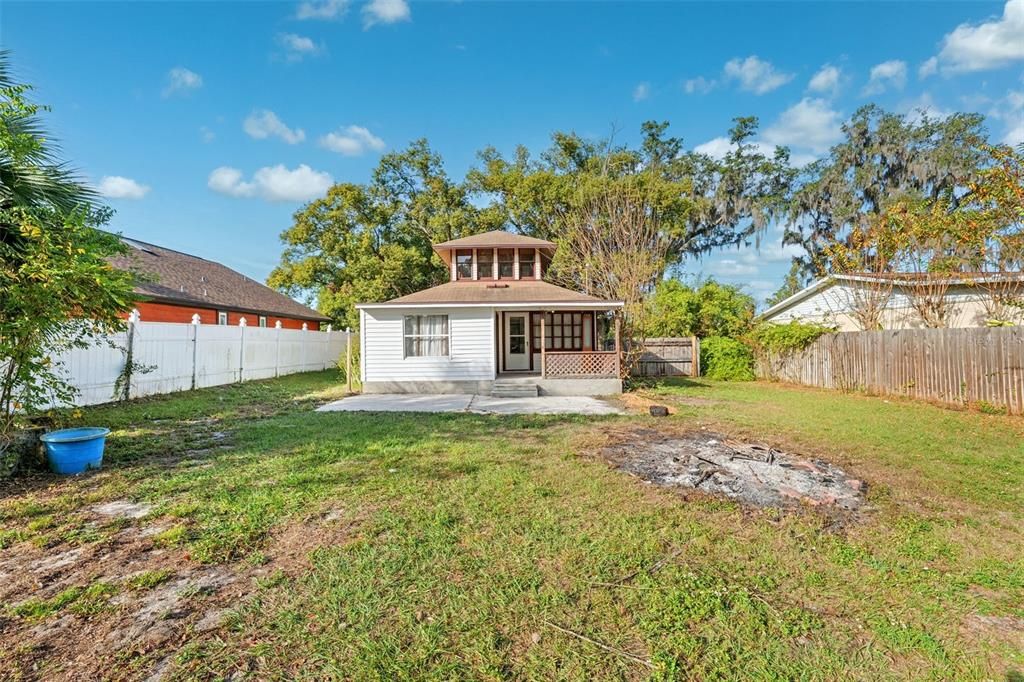 На продажу: $160,000 (2 спален, 1 ванн, 984 Квадратных фут)