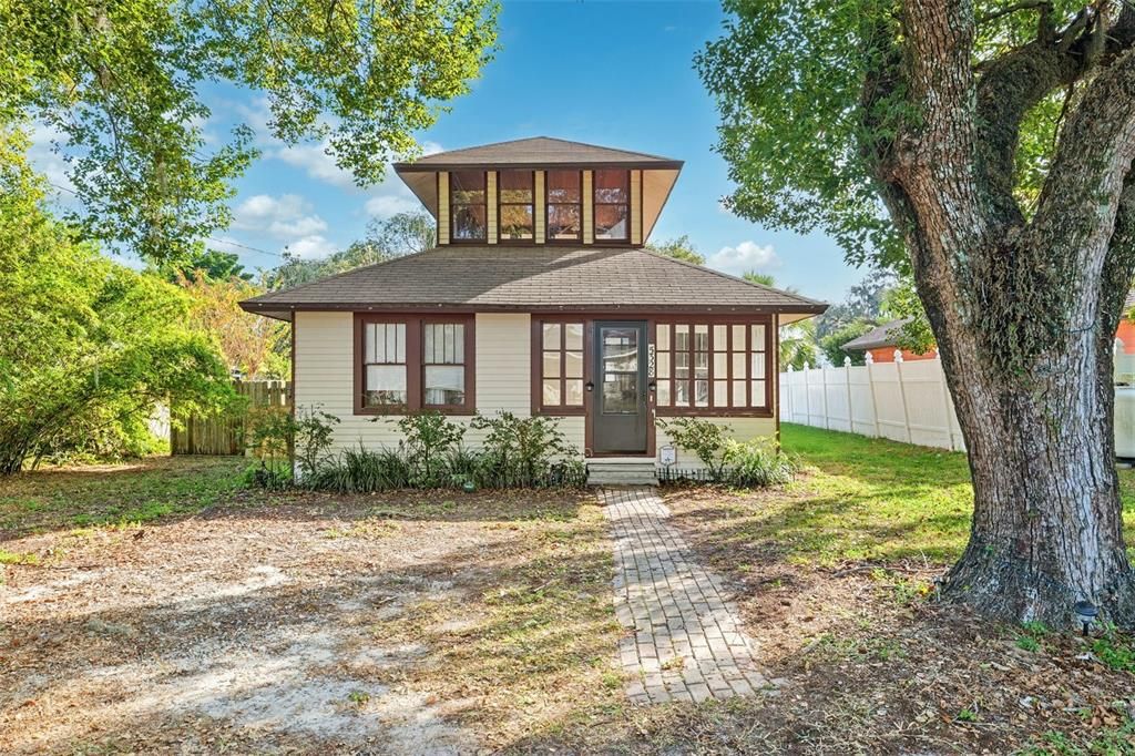 На продажу: $160,000 (2 спален, 1 ванн, 984 Квадратных фут)