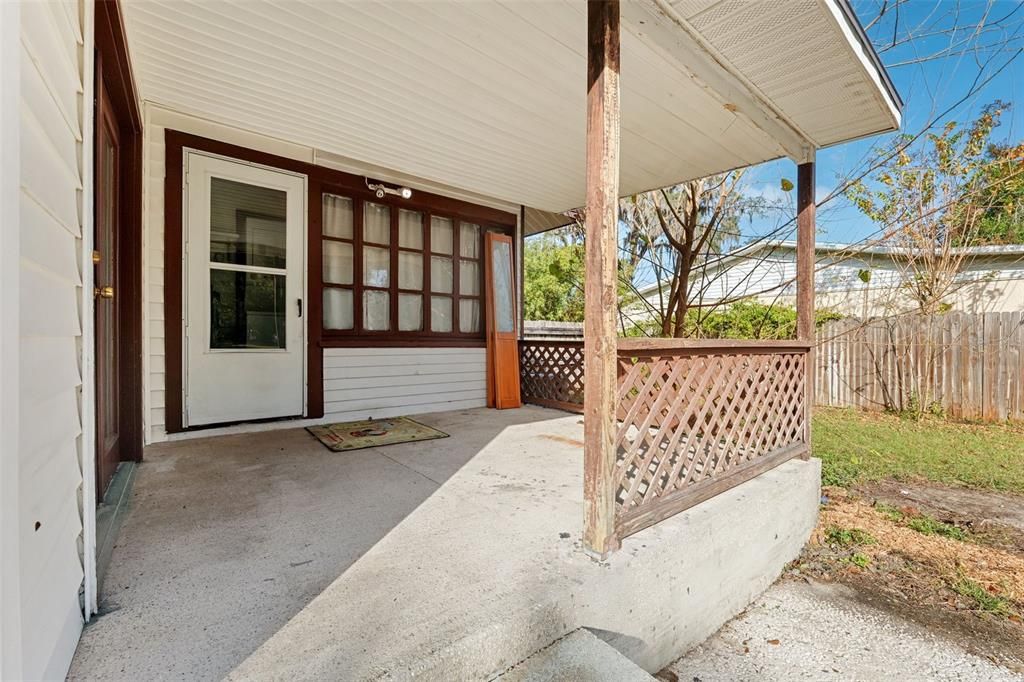 На продажу: $160,000 (2 спален, 1 ванн, 984 Квадратных фут)