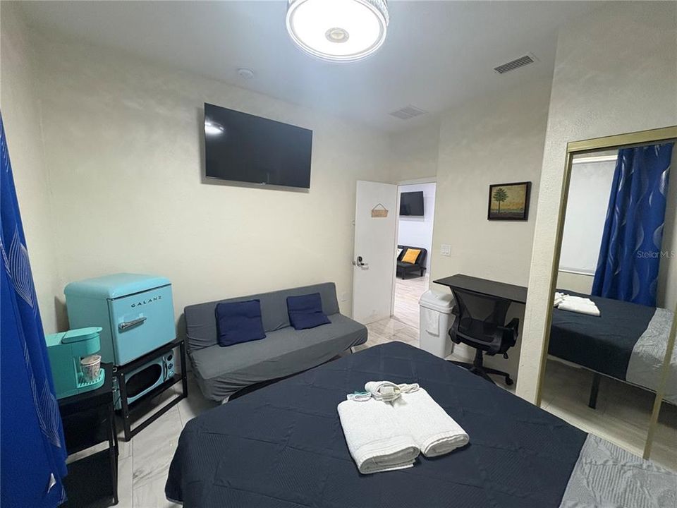 出租: $3,500 (5 贝兹, 4 浴室, 1462 平方英尺)