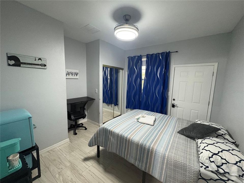 出租: $3,500 (5 贝兹, 4 浴室, 1462 平方英尺)