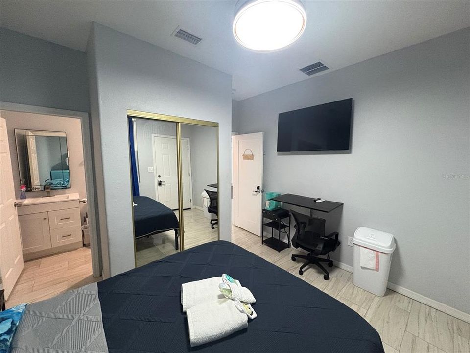 出租: $3,500 (5 贝兹, 4 浴室, 1462 平方英尺)