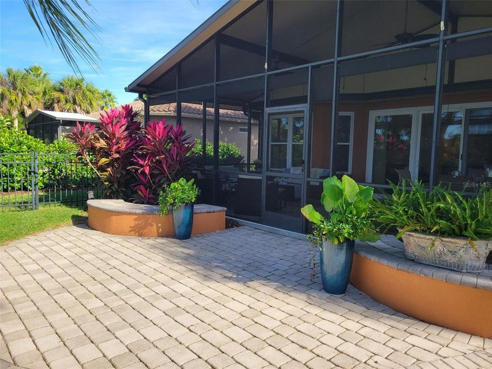 For Sale: $448,000 (3 beds, 2 baths, 2068 Square Feet)