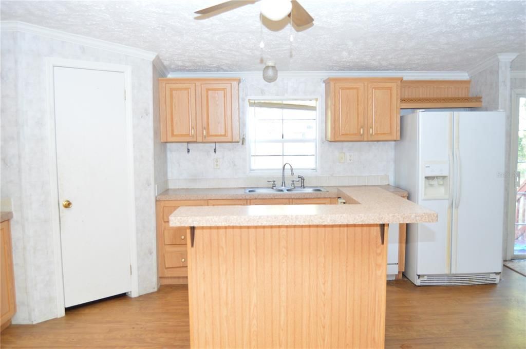 En Venta: $190,000 (4 camas, 2 baños, 2356 Pies cuadrados)