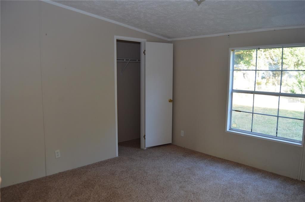 En Venta: $190,000 (4 camas, 2 baños, 2356 Pies cuadrados)