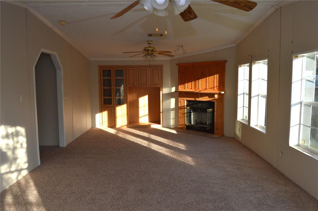 En Venta: $190,000 (4 camas, 2 baños, 2356 Pies cuadrados)