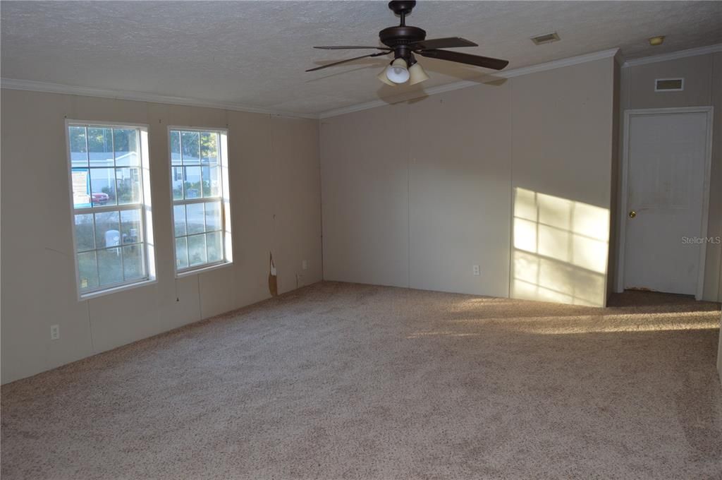 En Venta: $190,000 (4 camas, 2 baños, 2356 Pies cuadrados)