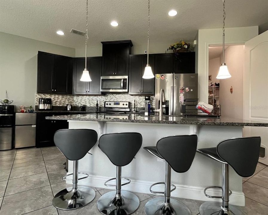 En Renta: $2,750 (3 camas, 3 baños, 1801 Pies cuadrados)