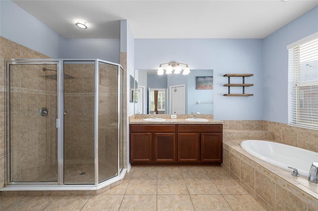 For Sale: $517,000 (4 beds, 3 baths, 2382 Square Feet)