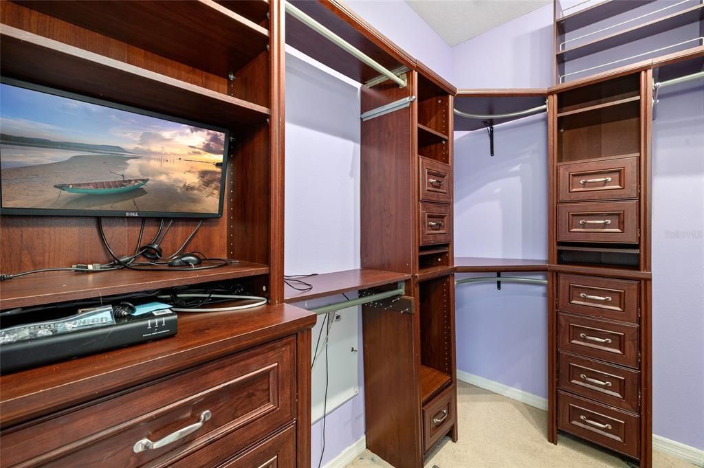 For Sale: $517,000 (4 beds, 3 baths, 2382 Square Feet)