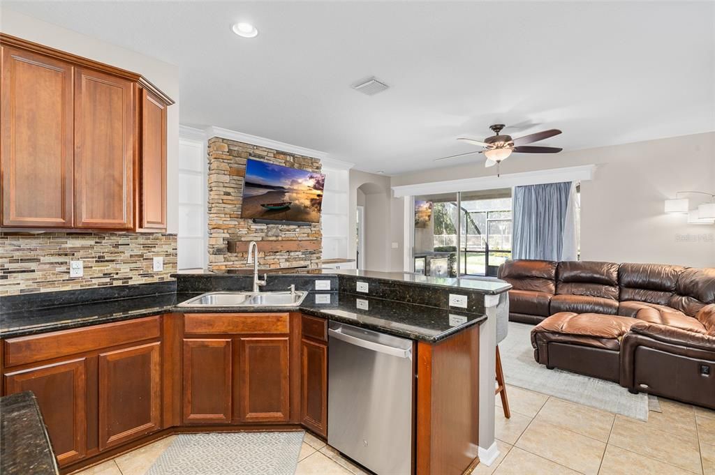 For Sale: $517,000 (4 beds, 3 baths, 2382 Square Feet)