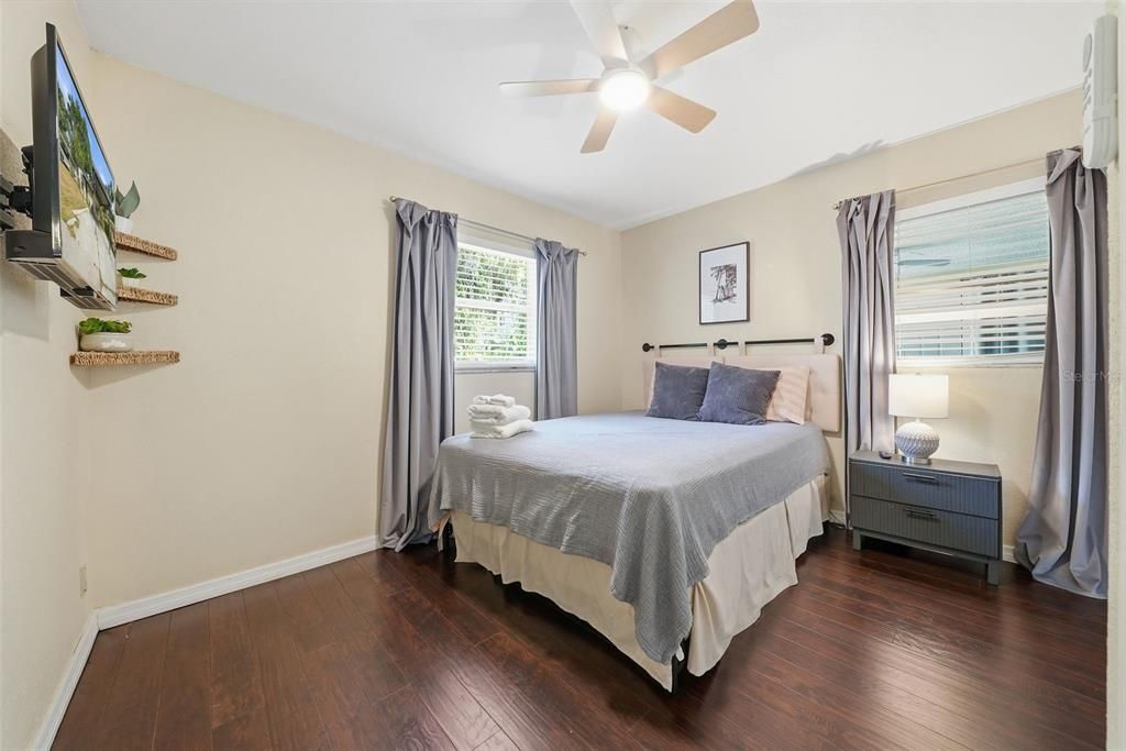 На продажу: $350,000 (3 спален, 1 ванн, 1358 Квадратных фут)