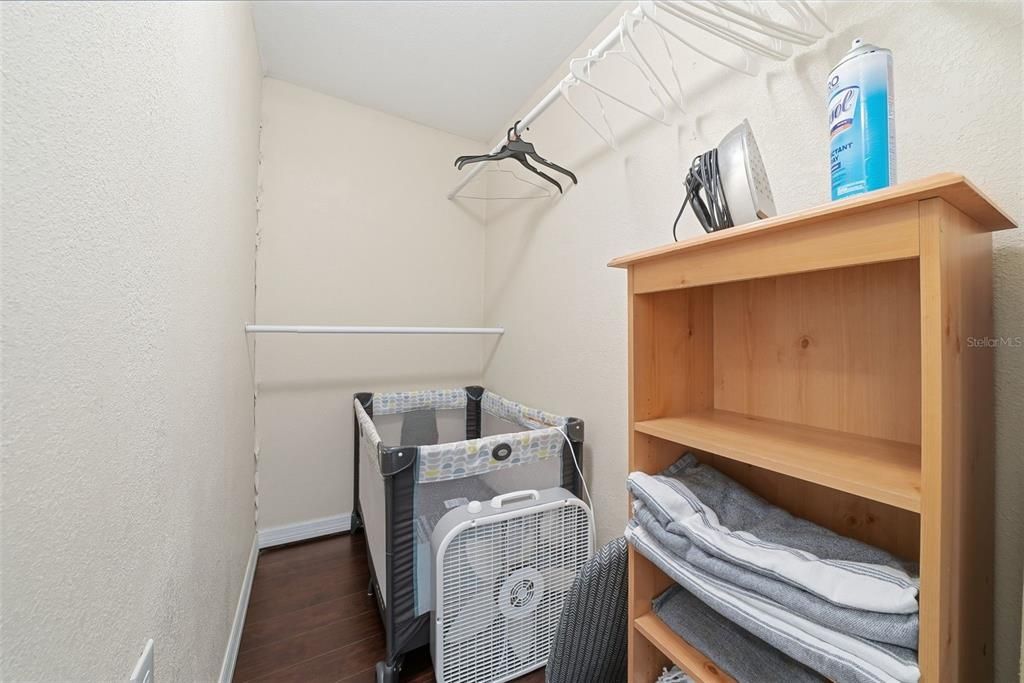 На продажу: $350,000 (3 спален, 1 ванн, 1358 Квадратных фут)