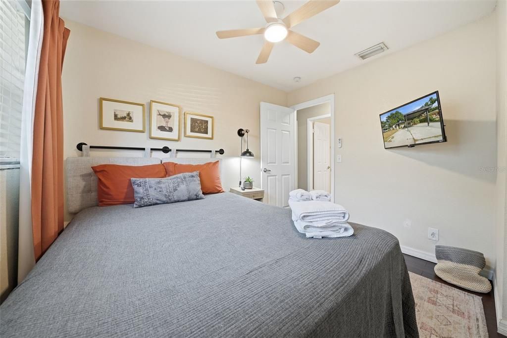 На продажу: $350,000 (3 спален, 1 ванн, 1358 Квадратных фут)