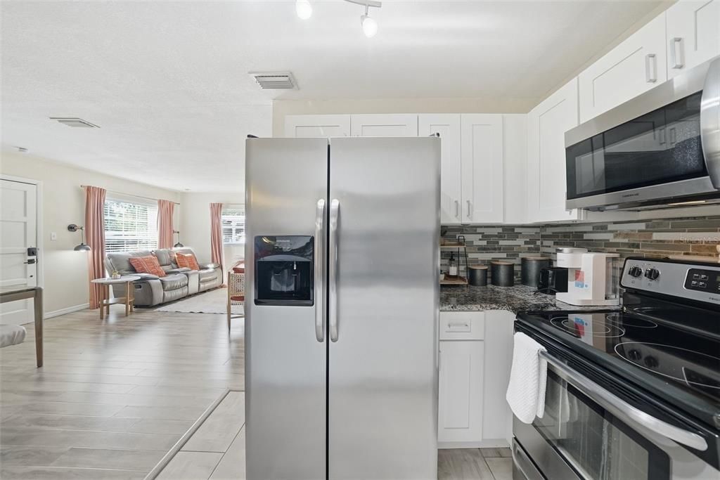 На продажу: $350,000 (3 спален, 1 ванн, 1358 Квадратных фут)