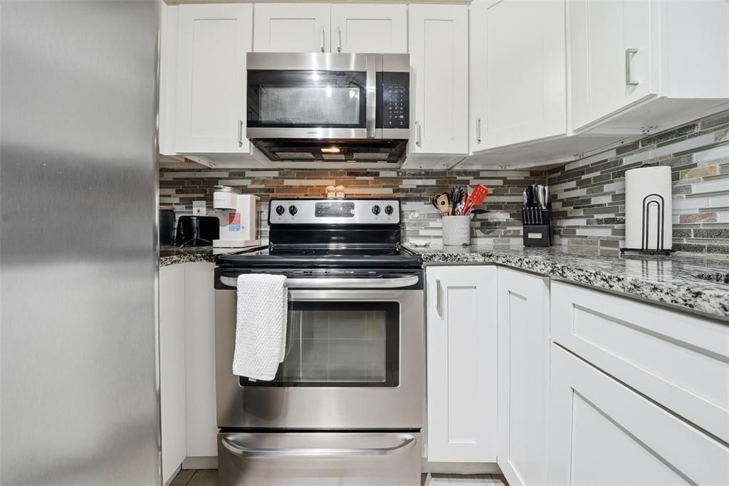 На продажу: $350,000 (3 спален, 1 ванн, 1358 Квадратных фут)