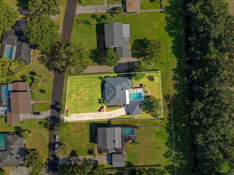 En Venta: $415,000 (4 camas, 2 baños, 2460 Pies cuadrados)