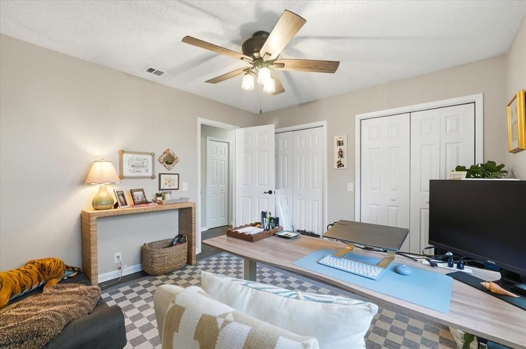 En Venta: $415,000 (4 camas, 2 baños, 2460 Pies cuadrados)