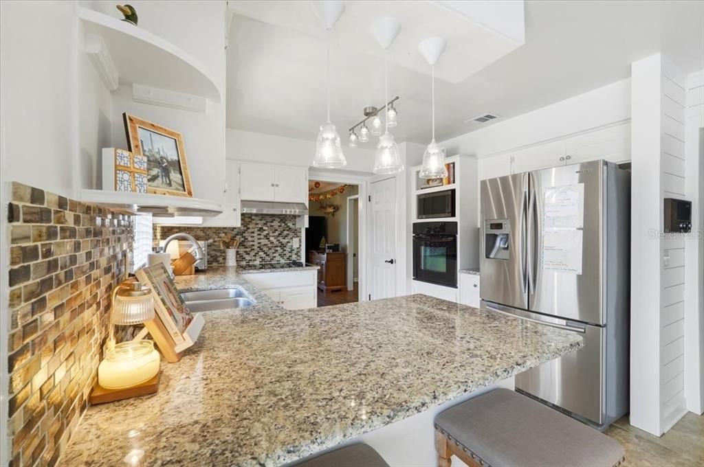 En Venta: $415,000 (4 camas, 2 baños, 2460 Pies cuadrados)