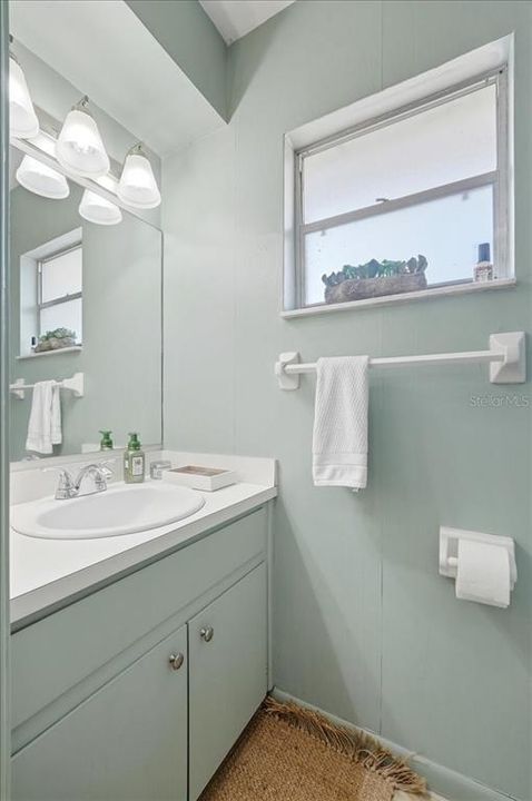 En Venta: $415,000 (4 camas, 2 baños, 2460 Pies cuadrados)