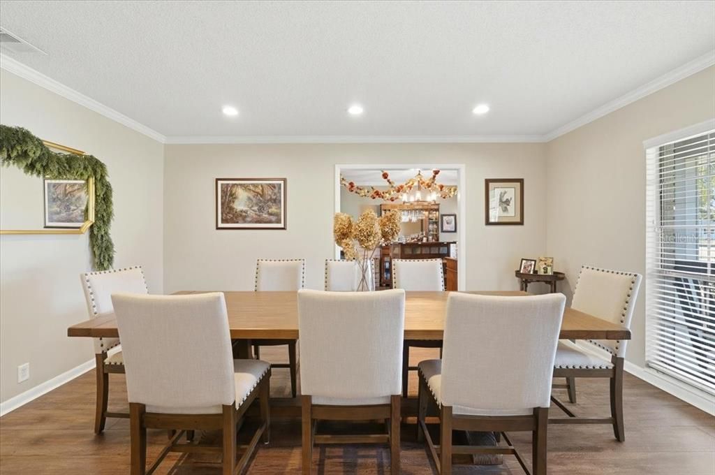 En Venta: $415,000 (4 camas, 2 baños, 2460 Pies cuadrados)