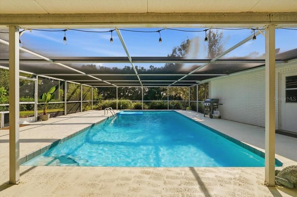 En Venta: $415,000 (4 camas, 2 baños, 2460 Pies cuadrados)