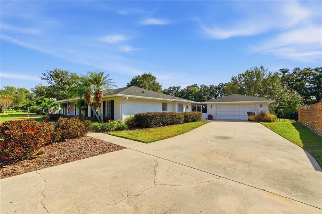 En Venta: $415,000 (4 camas, 2 baños, 2460 Pies cuadrados)