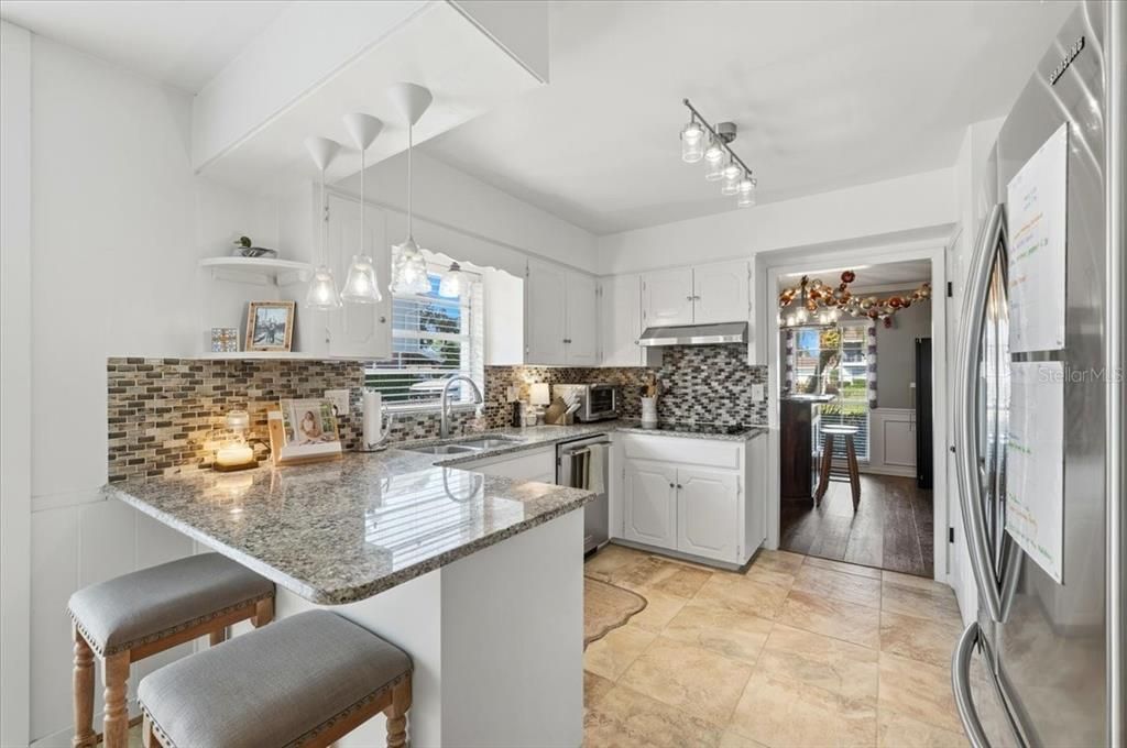 En Venta: $415,000 (4 camas, 2 baños, 2460 Pies cuadrados)