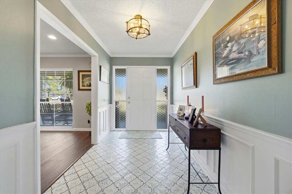 En Venta: $415,000 (4 camas, 2 baños, 2460 Pies cuadrados)