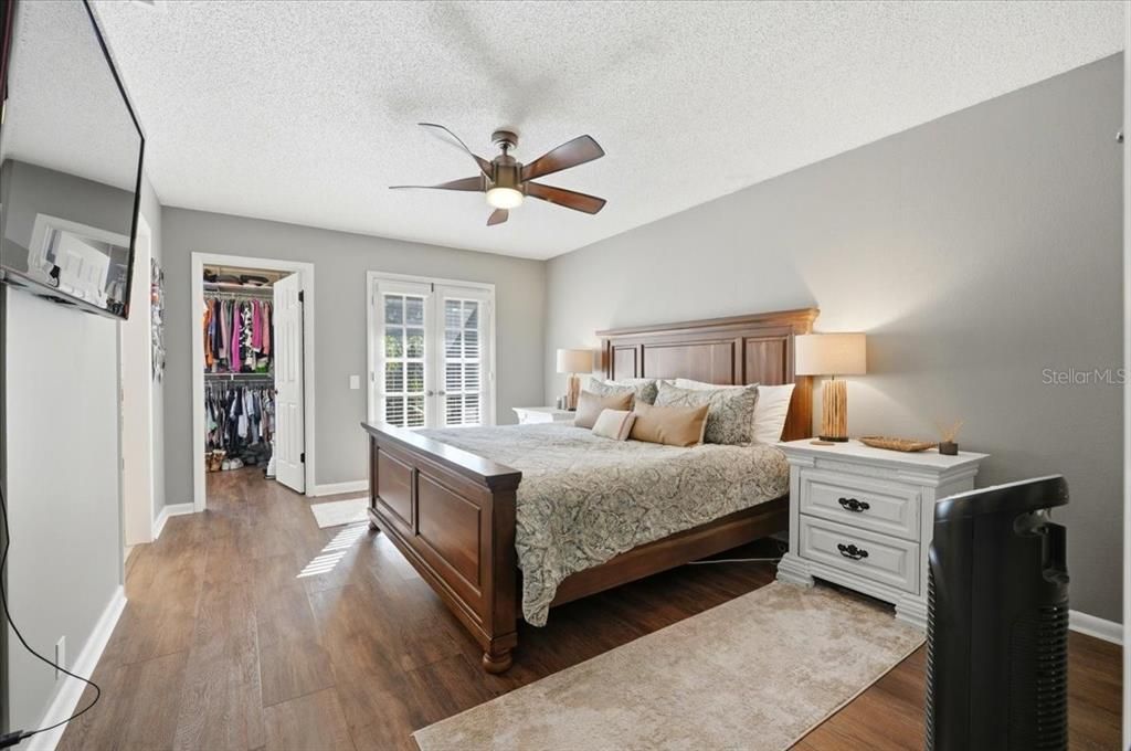 En Venta: $415,000 (4 camas, 2 baños, 2460 Pies cuadrados)