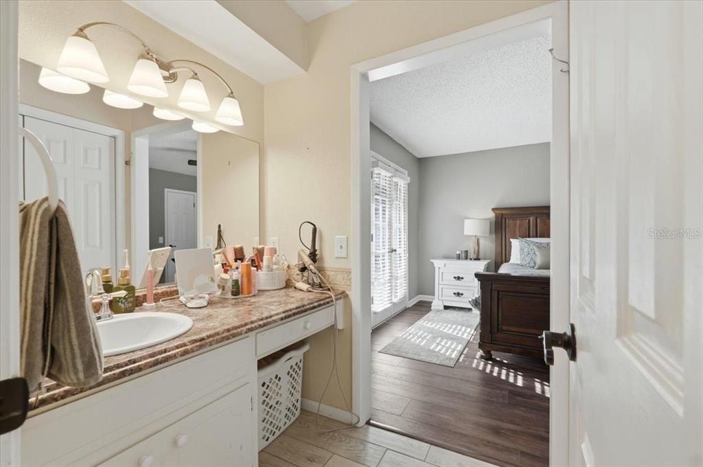 En Venta: $415,000 (4 camas, 2 baños, 2460 Pies cuadrados)