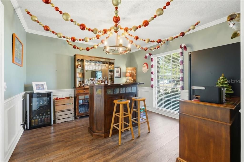 En Venta: $415,000 (4 camas, 2 baños, 2460 Pies cuadrados)