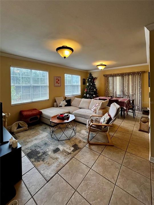 For Rent: $1,550 (1 beds, 1 baths, 822 Square Feet)