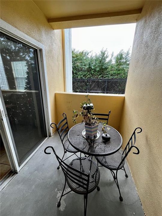 For Rent: $1,550 (1 beds, 1 baths, 822 Square Feet)