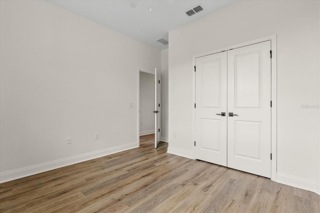 For Sale: $349,900 (4 beds, 2 baths, 1913 Square Feet)