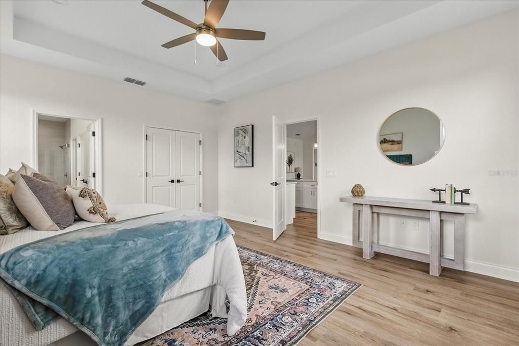 For Sale: $349,900 (4 beds, 2 baths, 1913 Square Feet)