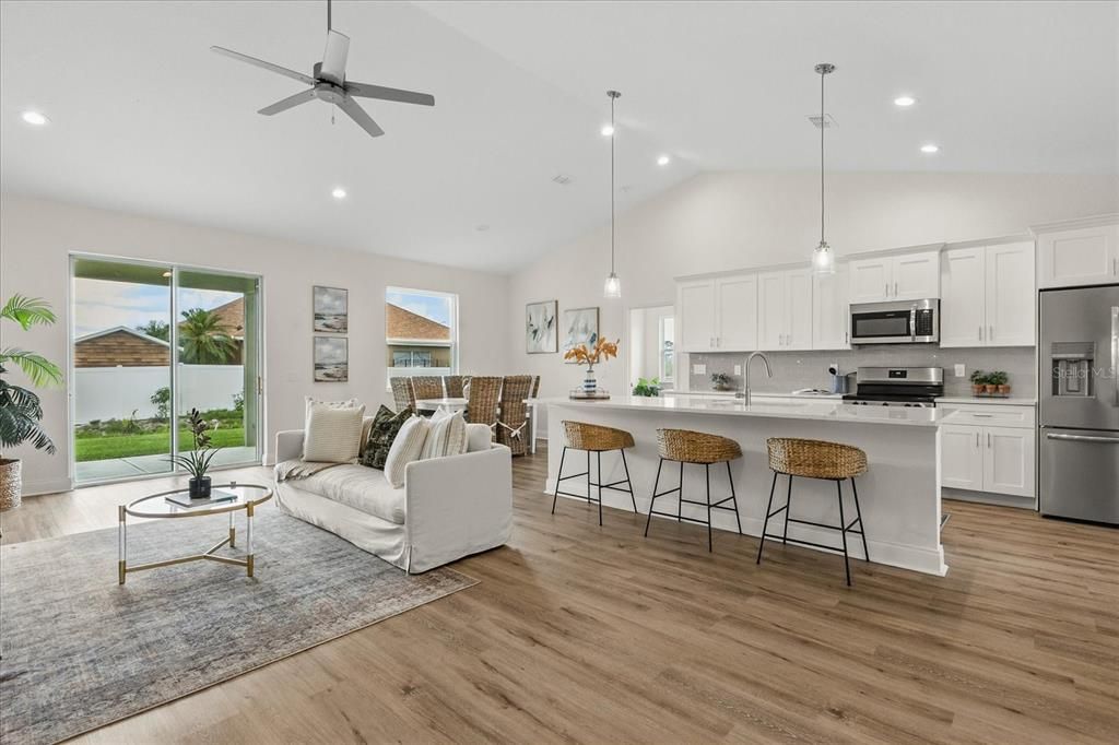 For Sale: $349,900 (4 beds, 2 baths, 1913 Square Feet)