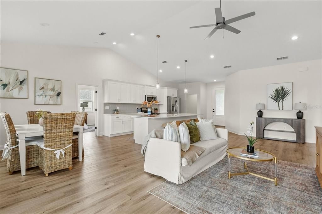 For Sale: $349,900 (4 beds, 2 baths, 1913 Square Feet)