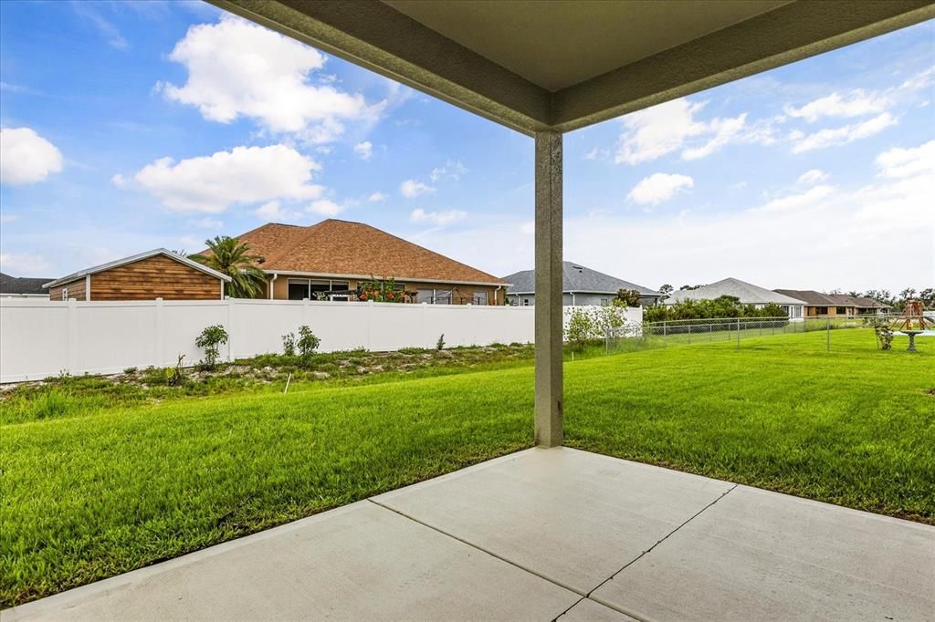 For Sale: $349,900 (4 beds, 2 baths, 1913 Square Feet)