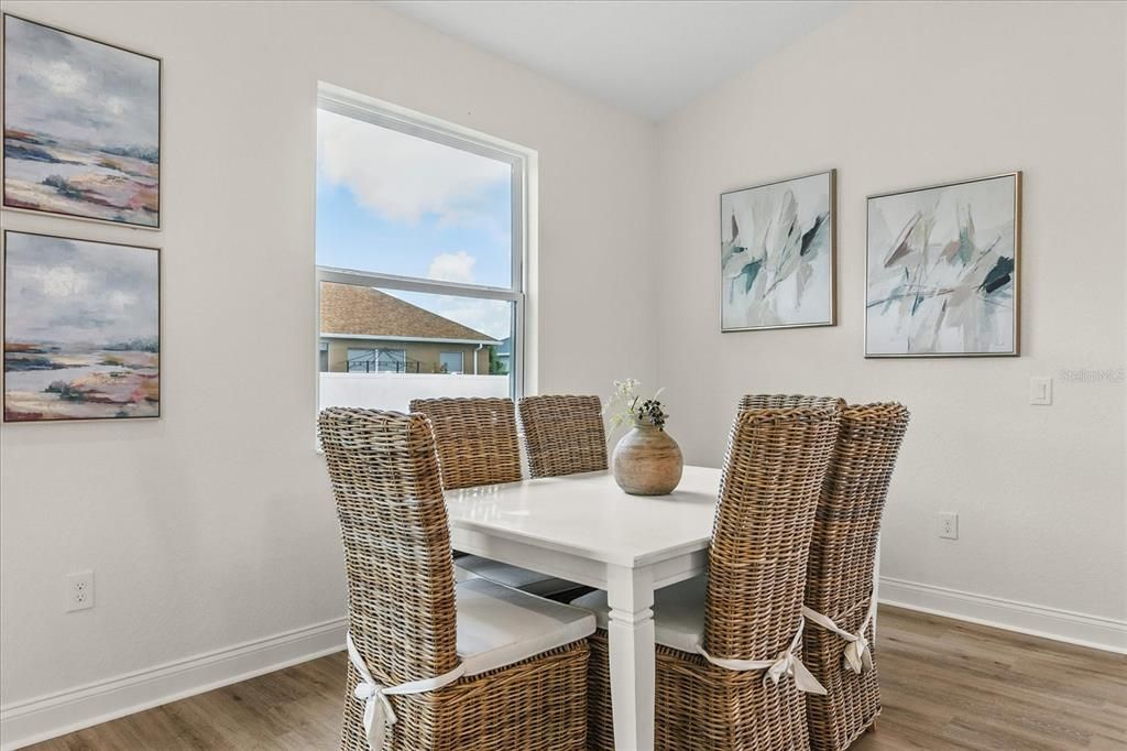 For Sale: $349,900 (4 beds, 2 baths, 1913 Square Feet)