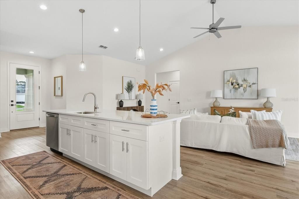 For Sale: $349,900 (4 beds, 2 baths, 1913 Square Feet)