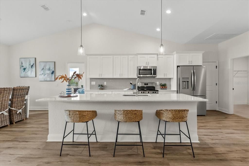 For Sale: $349,900 (4 beds, 2 baths, 1913 Square Feet)