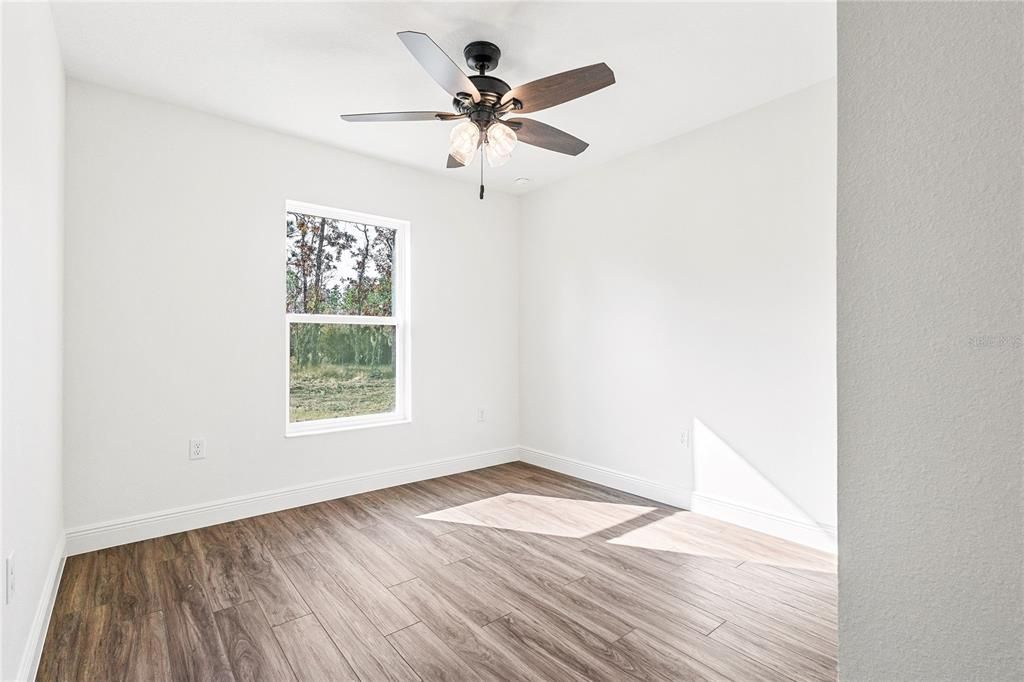 На продажу: $279,999 (3 спален, 2 ванн, 1169 Квадратных фут)