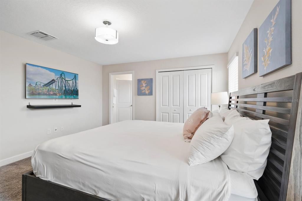 出租: $3,000 (4 贝兹, 3 浴室, 1914 平方英尺)